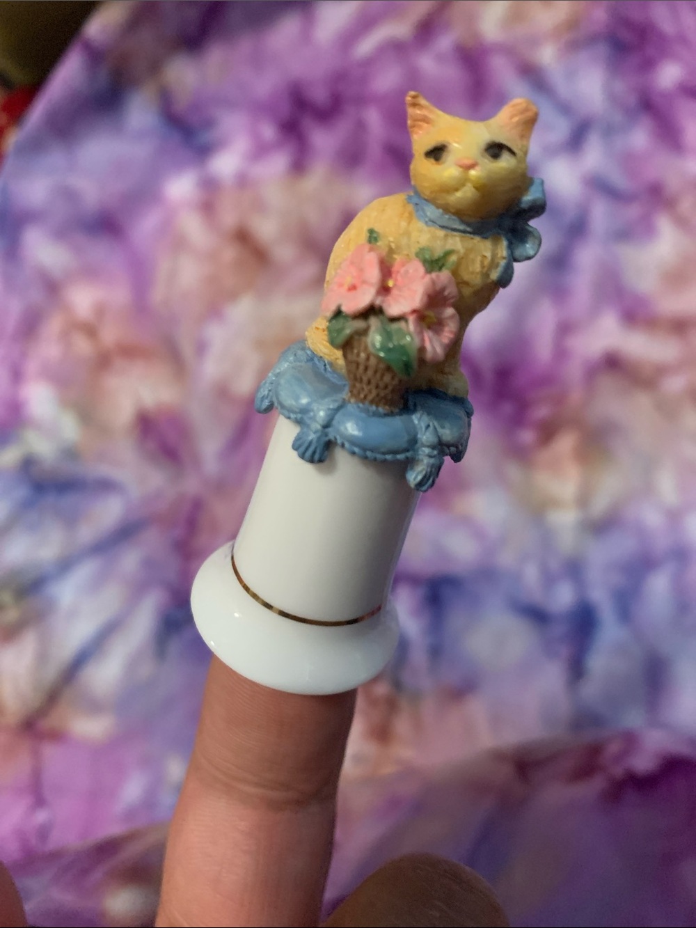 Vintage Avon Cat Porcelain Thimble with Gold Trim